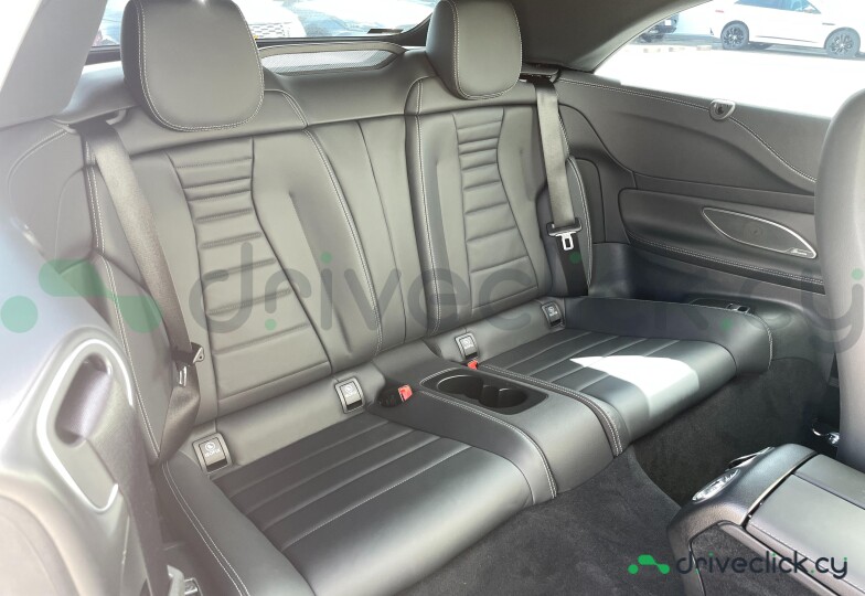Mercedes E-class Белый