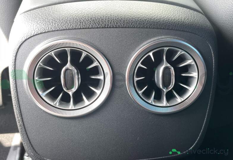 Mercedes E-class Белый