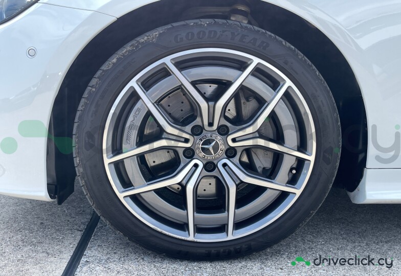 Mercedes E-class Белый
