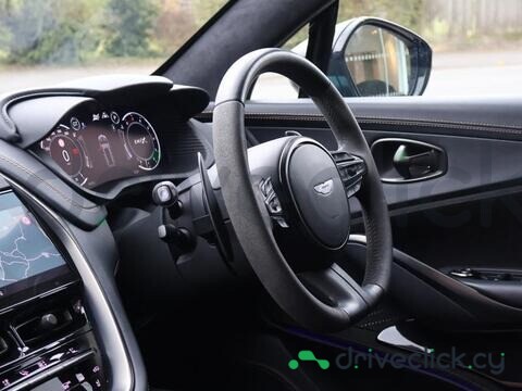 Aston Martin DBX Green