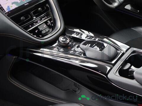 Aston Martin DBX Green