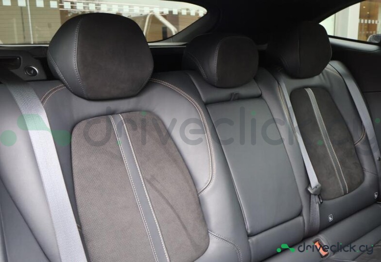 Aston Martin DBX Green