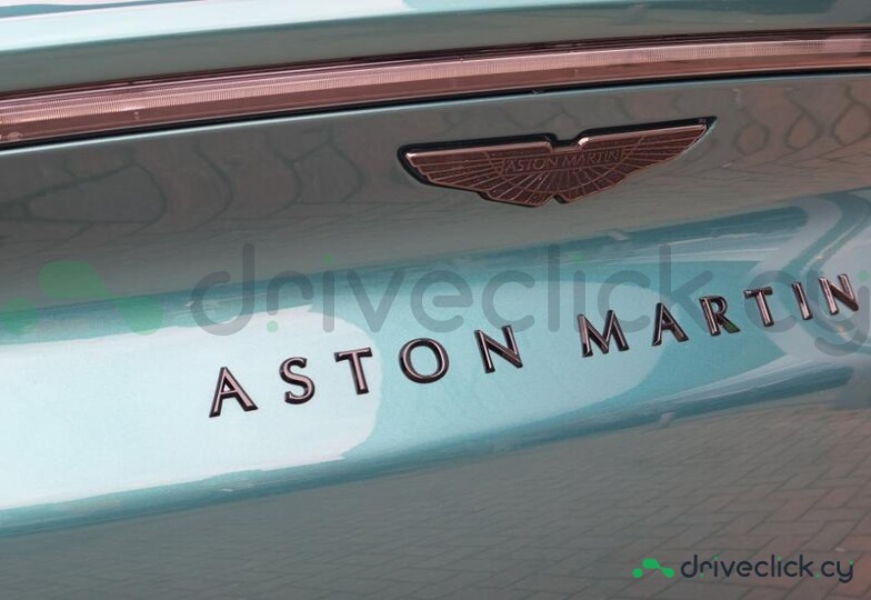 Aston Martin DBX Green