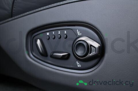 Aston Martin DBX Grey