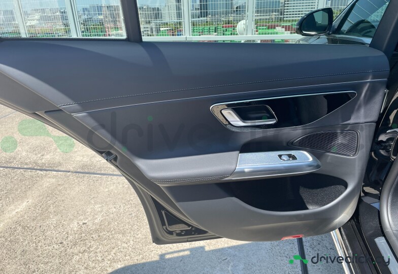 Mercedes E-class Черный