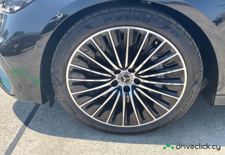 Mercedes E-class Черный