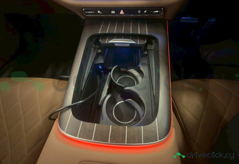 Mercedes E-class Черный