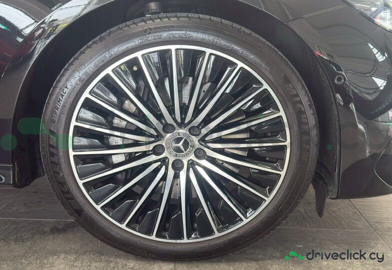 Mercedes E-class Черный