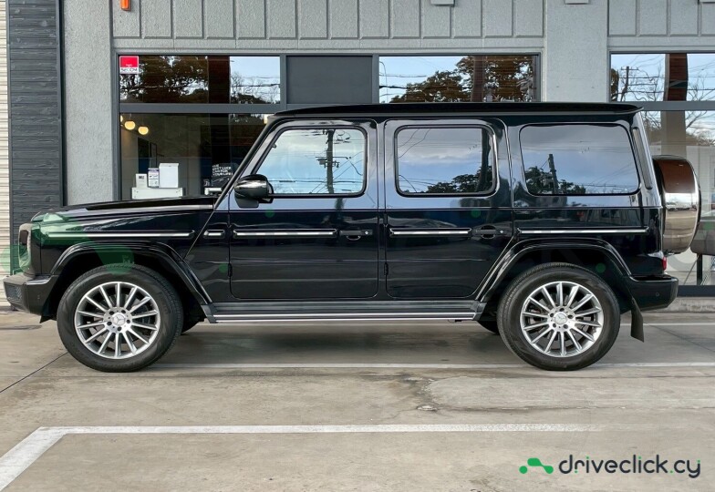 Mercedes G-class Black