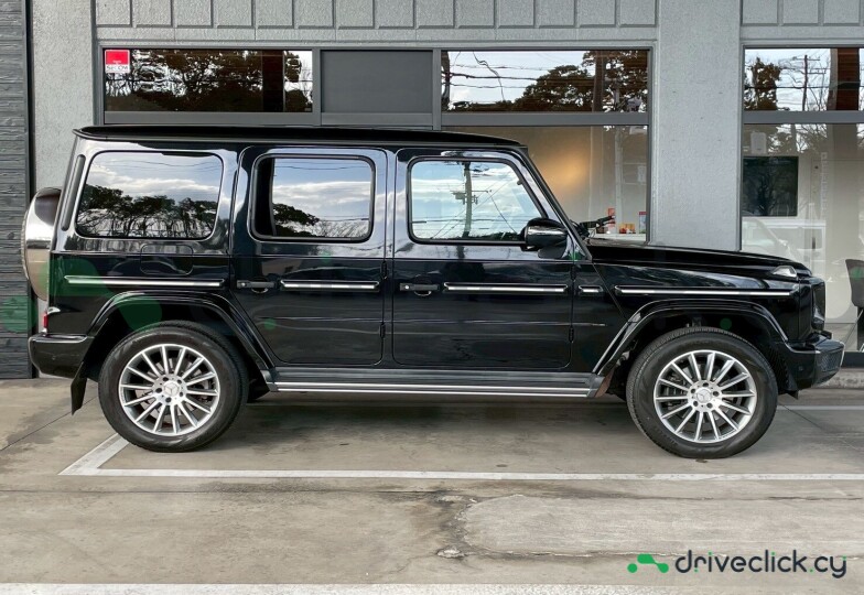 Mercedes G-class Black