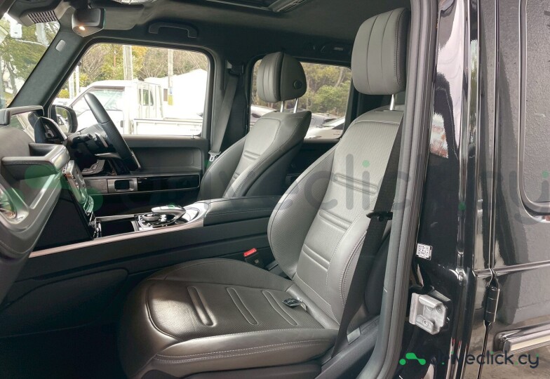 Mercedes G-class Black