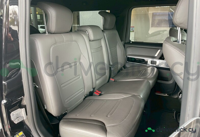 Mercedes G-class Black