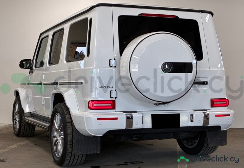 Mercedes G-class White