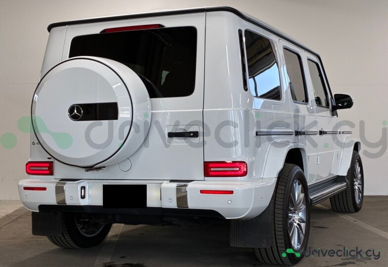 Mercedes G-class White