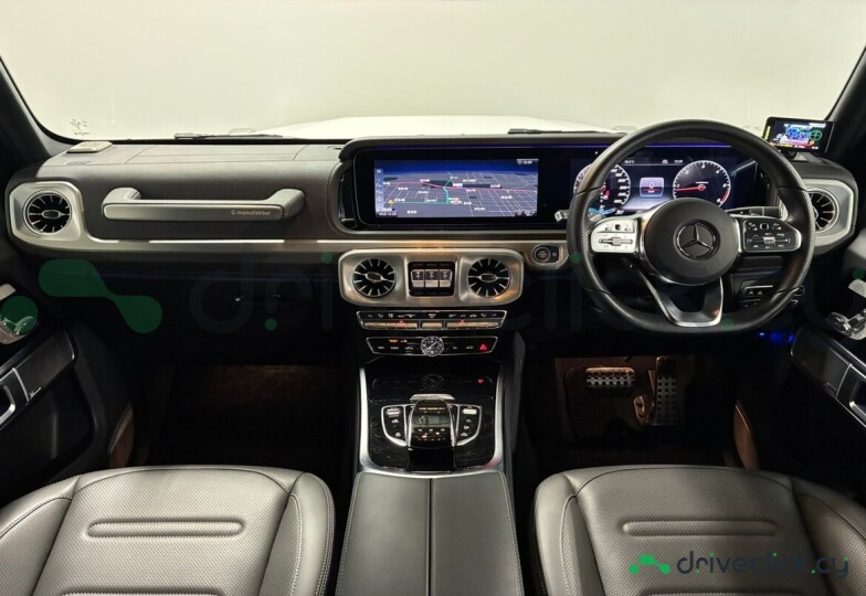 Mercedes G-class White