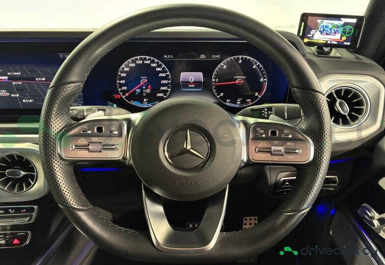 Mercedes G-class White