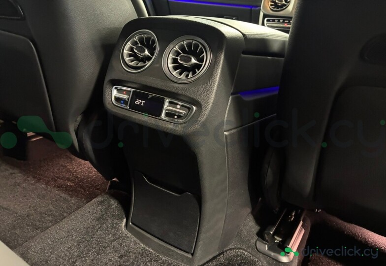 Mercedes G-class White