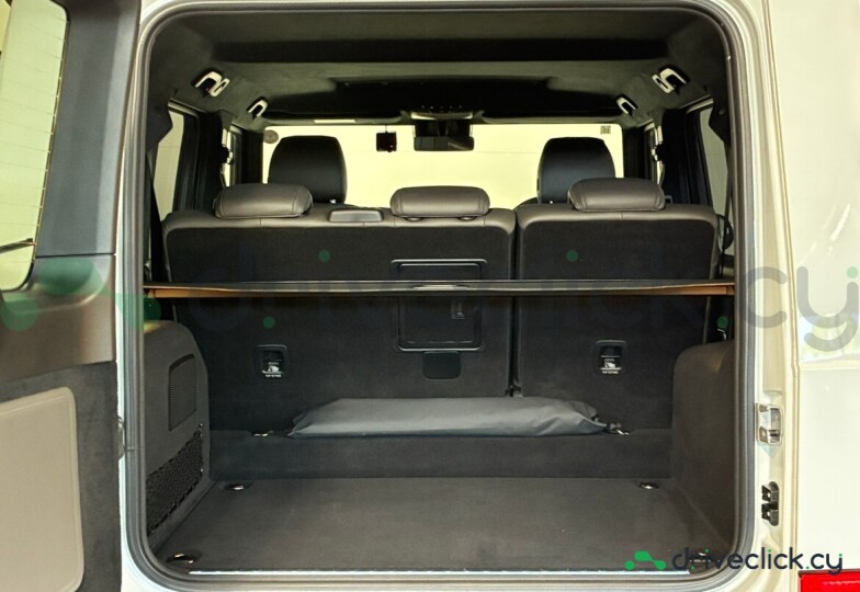Mercedes G-class White