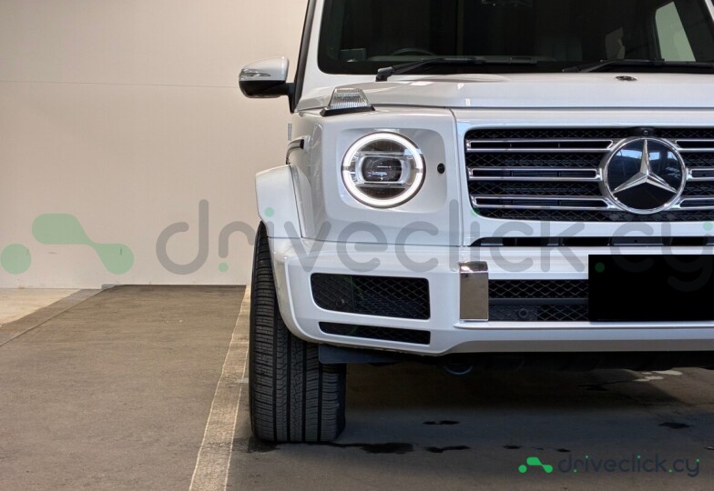 Mercedes G-class White