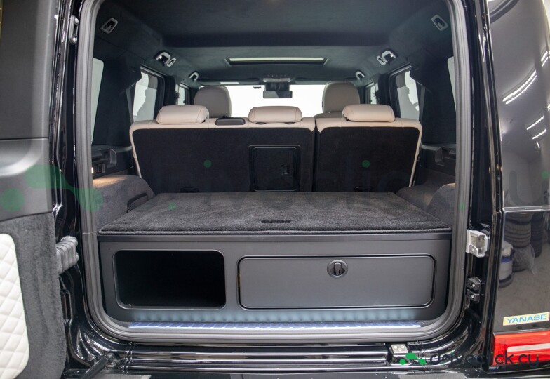 Mercedes G-class Black