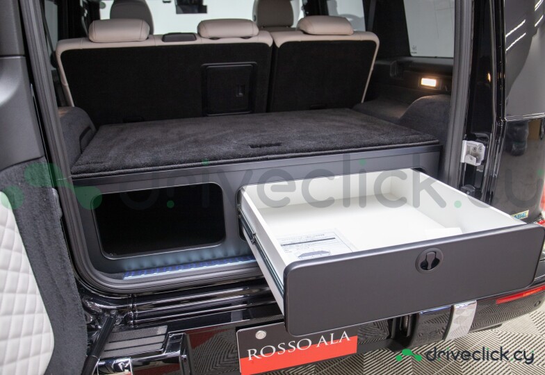 Mercedes G-class Black