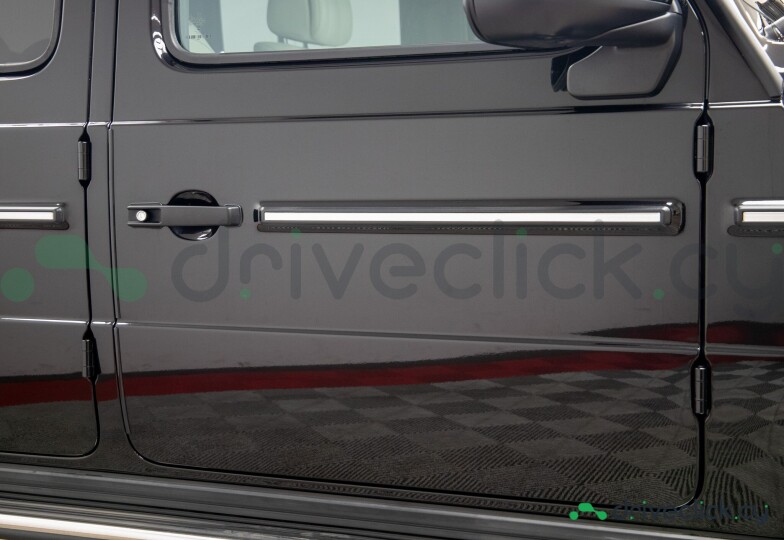 Mercedes G-class Black