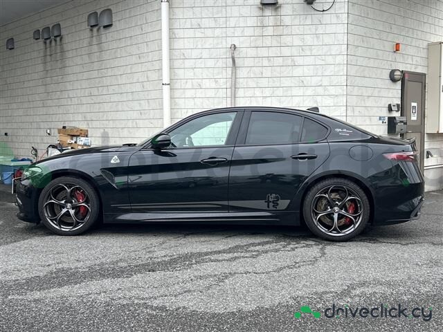 Alfa Romeo Giulia Black