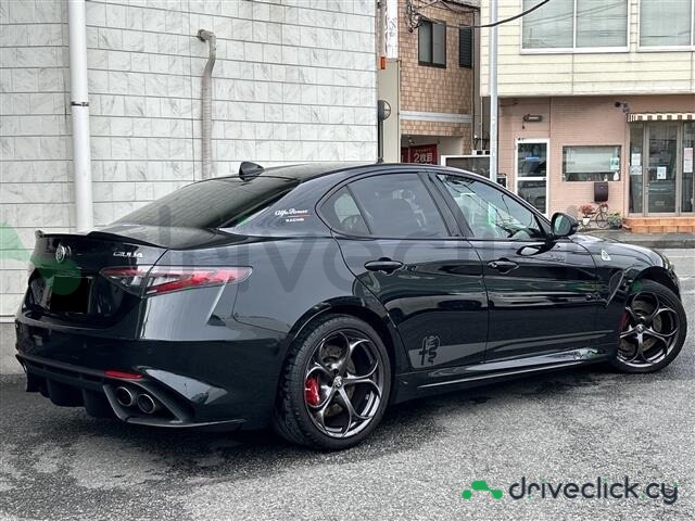 Alfa Romeo Giulia Black