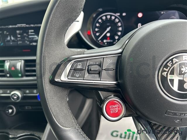Alfa Romeo Giulia Black
