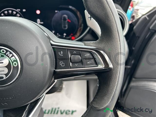 Alfa Romeo Giulia Black