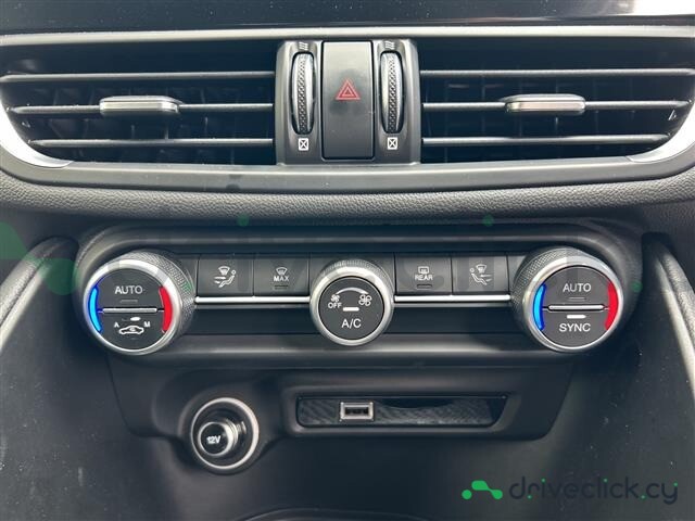 Alfa Romeo Giulia Black