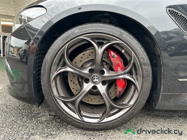 Alfa Romeo Giulia Black