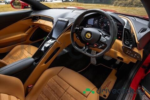 Ferrari Roma Красный