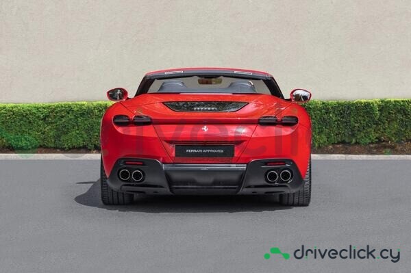 Ferrari Roma Красный