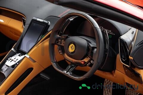Ferrari Roma Красный