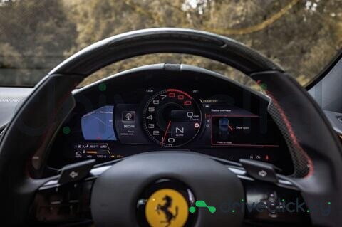 Ferrari Roma Красный