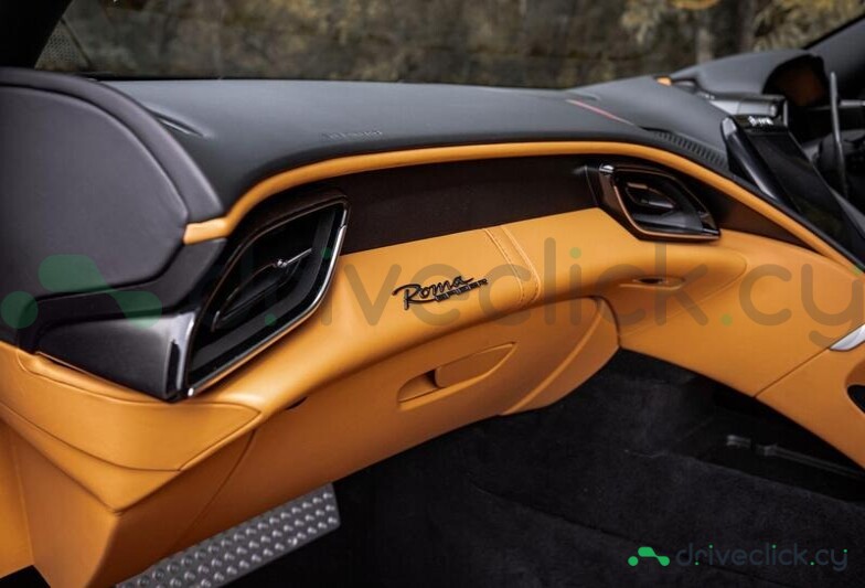 Ferrari Roma Красный