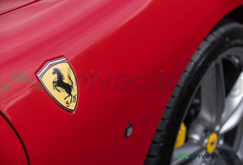 Ferrari Roma Красный