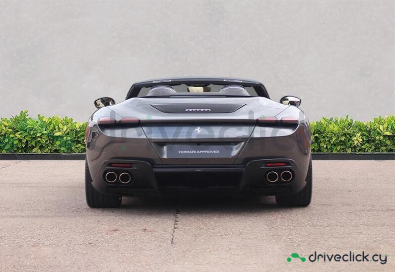 Ferrari Roma Серый