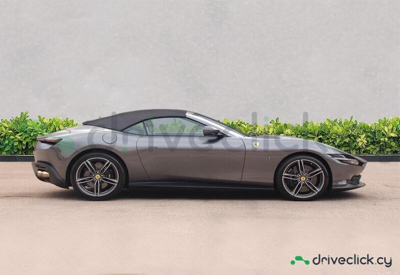 Ferrari Roma Серый