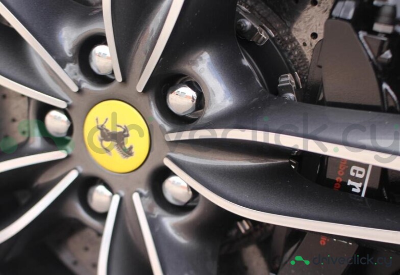Ferrari Roma Серый