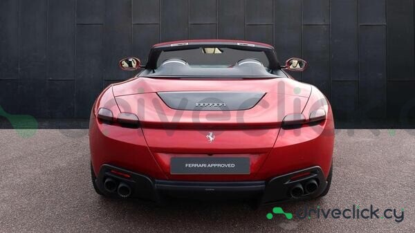 Ferrari Roma Красный