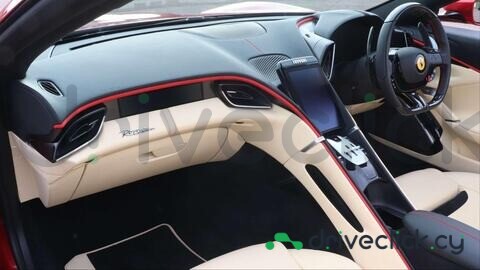 Ferrari Roma Красный