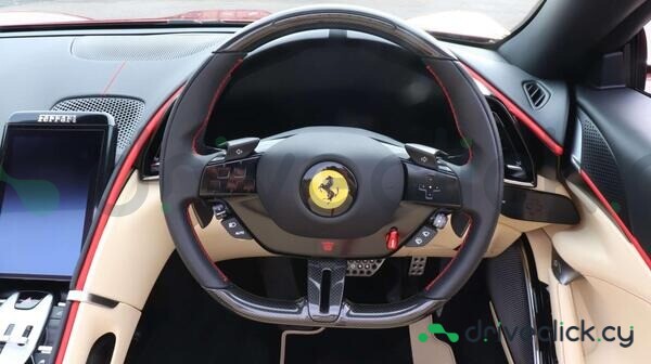 Ferrari Roma Красный