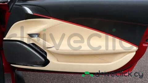 Ferrari Roma Красный