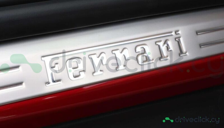 Ferrari Roma Красный