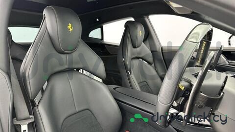 Ferrari Purosangue Черный