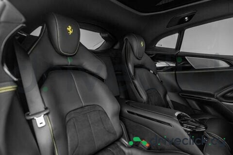 Ferrari Purosangue Черный