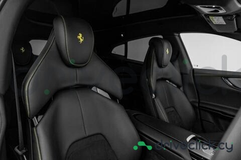 Ferrari Purosangue Черный