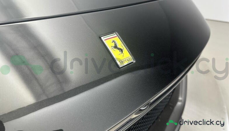 Ferrari Purosangue Черный